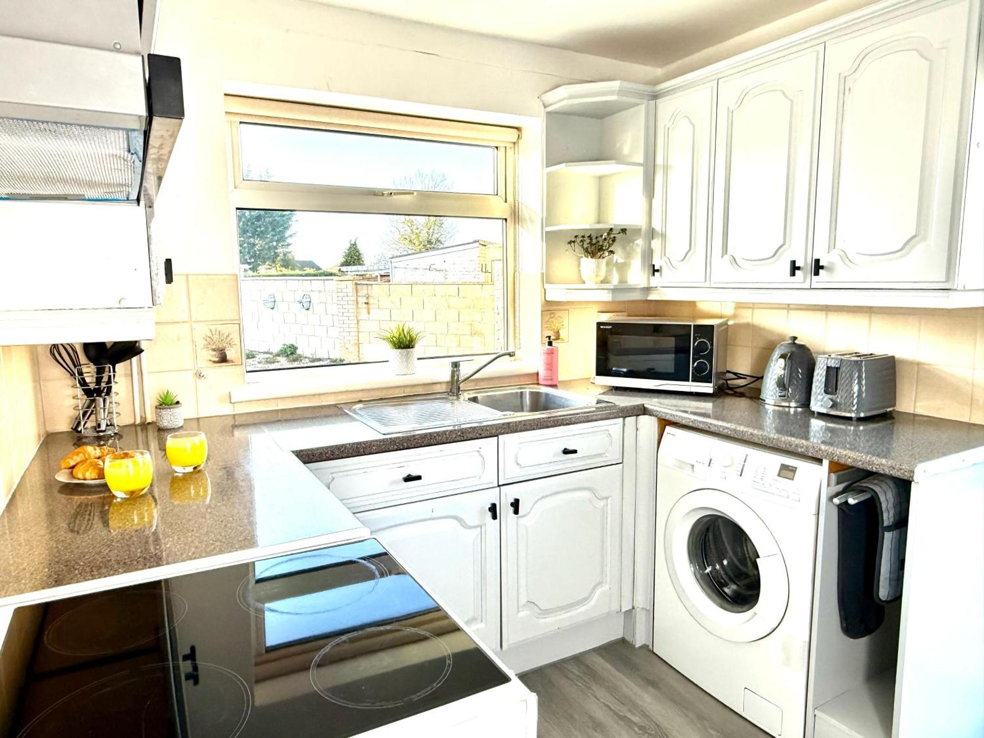 Stylish 3-Bedroom House With Garden & Free Parking'S, Prime Location With Private Garden Kidlington Exteriör bild