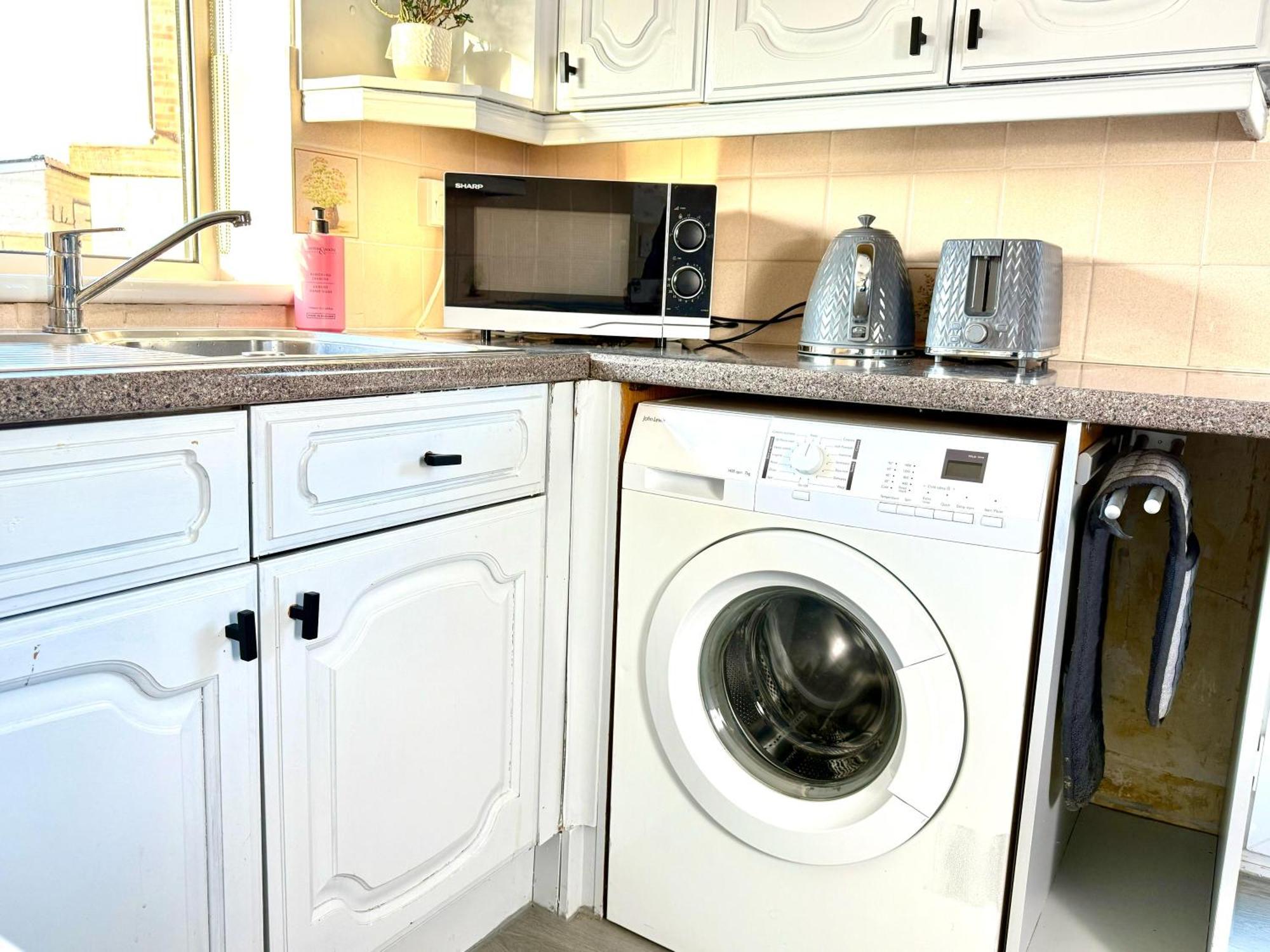 Stylish 3-Bedroom House With Garden & Free Parking'S, Prime Location With Private Garden Kidlington Exteriör bild
